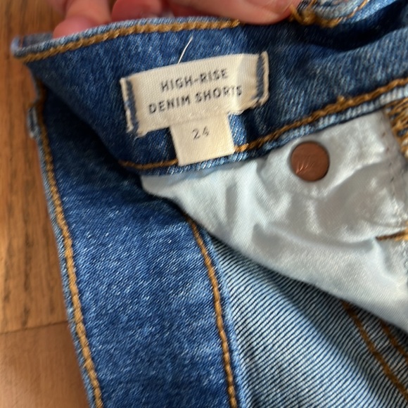 Madewell High Rise Denim Shorts - 24 - Picture 3 of 6